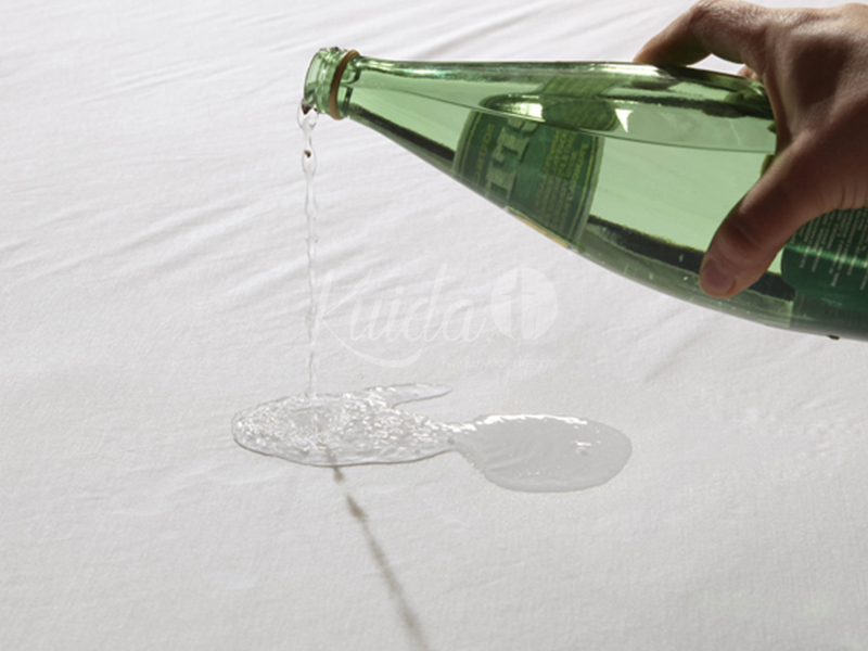 EL PROTECTOR DE COLCHÓN TENCEL ES IMPERMEABLE